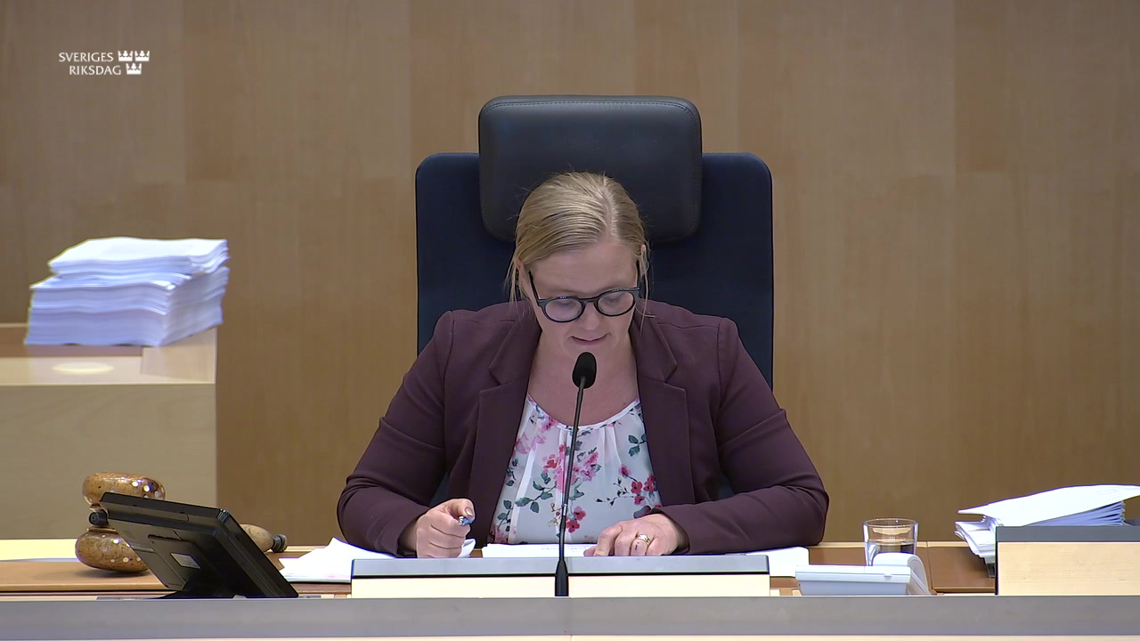 Stillbild från debatten i kammaren