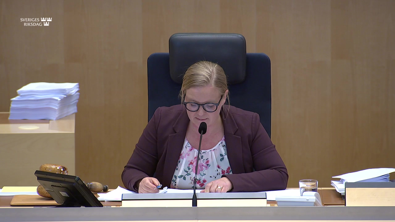 Stillbild från debatten i kammaren