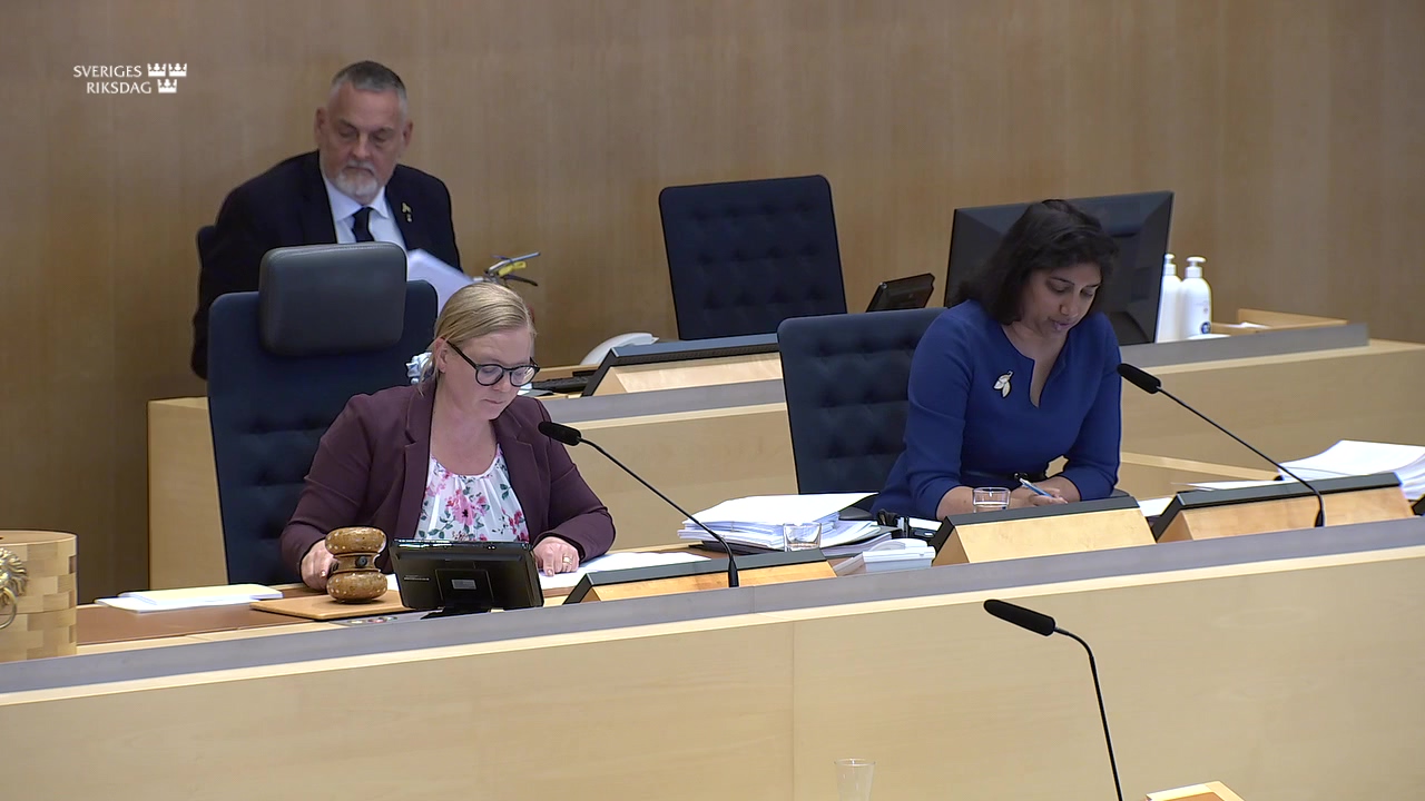 Stillbild från debatten i kammaren