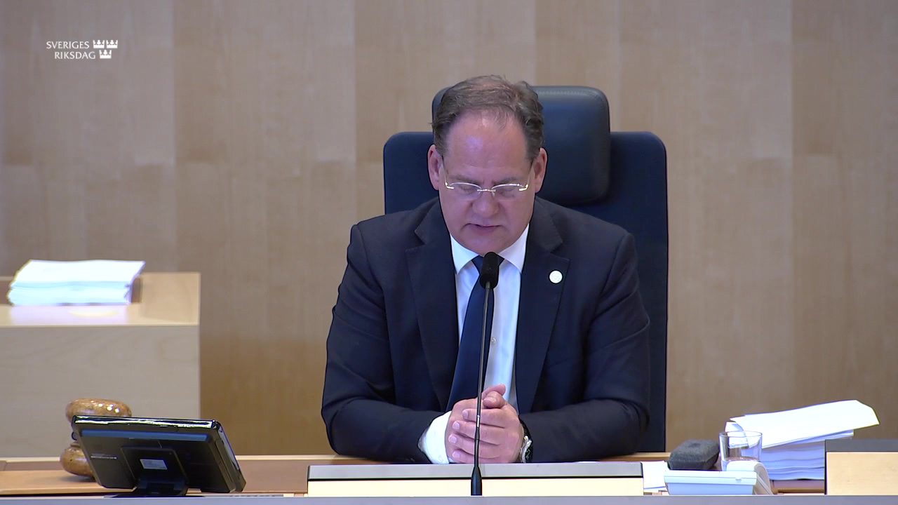 Stillbild från debatten i kammaren