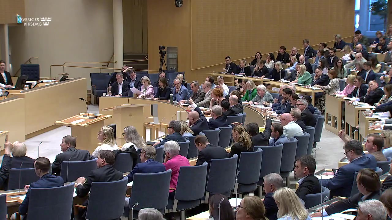 Stillbild från debatten i kammaren